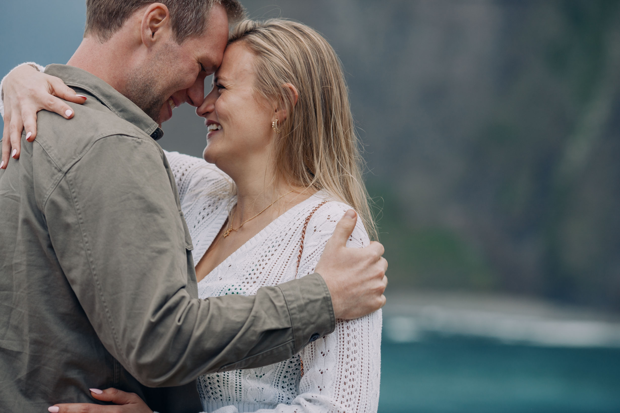 Couple at Miradouro do Guindaste cliff, Funchal, Madeira